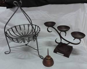 lot 3 image: Dump pump oiler  metal Basket with 3 legs  metal candle holder