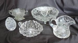 lot 13 image: mixed lot of crystal the egg is lead crystal made in France