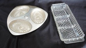 lot 46 image: 2 relish dishes