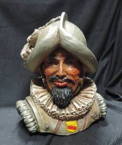 lot 61 image: VINTAGE Spanish Conquistador Universal Statuary Corp Chicago 1967 Art Sculpture about 11 inches tall