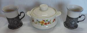 lot 98 image: Sweet Flowers Individual Bake Serve n Store Stoneware Casserole Dish With Lid2 Pfaltzgraff Yorktowne Tinsmith Stoneware Coffee Mug Cup & Punched Tin Holder 622