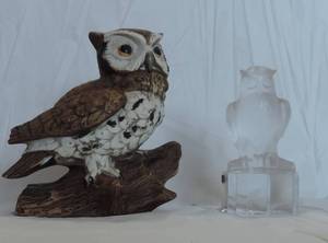 lot 105 image: Two owl figurines