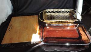 lot 143 image: Cutting board  basket  cake pan