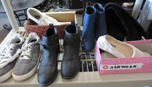 lot 159 image: All shoes in pictures