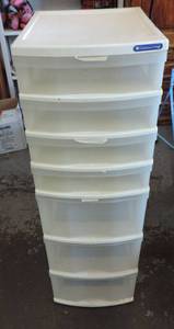 lot 161 image: Plastic drawer organizer