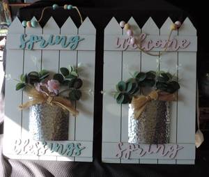 lot 162 image: Spring welcome signs