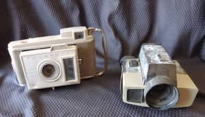 lot 191 image: Two retro cameras