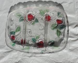 lot 214 image: Crystal serving tray with roses with frosted edges