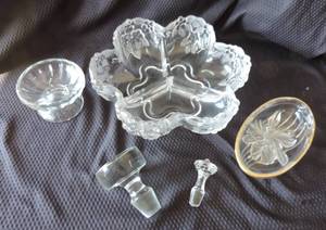 lot 215 image: Mixed lot of crystal
