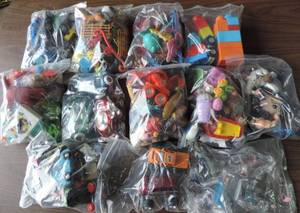 lot 220 image: Mixed lot of toys