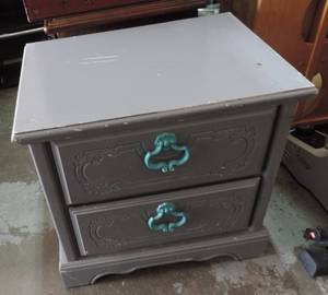 lot 239 image: In table small dresser