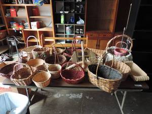 lot 269 image: All baskets in picture
