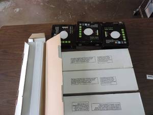lot 298 image: 4 under the counter lights three 3 in one CCT tubular 6-in slim panel light