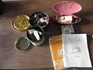 lot 299 image: Sewing things and a tin full of buttons