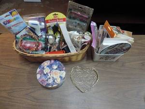 lot 306 image: craft and cards see pictures