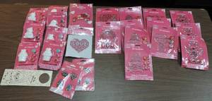 lot 313 image: Lot of crafts