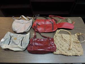 lot 341 image: Lot of handbags