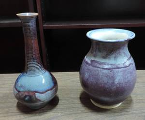 lot 376 image: 2 vases