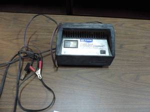 lot 383 image: Battery charger