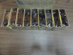lot 401 image: 9 4-way switches
