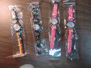 lot 413 image: Kids watches