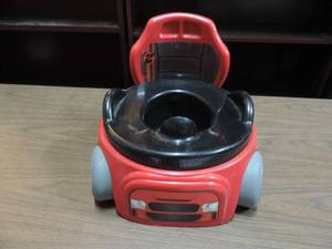 lot 421 image: Potty chair