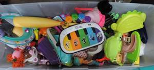 lot 423 image: Tote full of previously loved toys