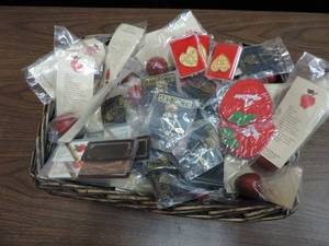 lot 428 image: Teacher apples with a cardbookmark schoolhouse number one teacher Apple magnet lot