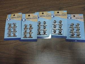 lot 434 image: Small metal clips