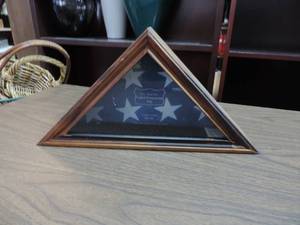 lot 464 image: Flag holder case