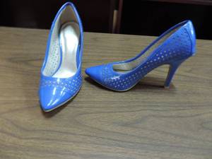 lot 465 image: Size 5 high heels Christan siriano