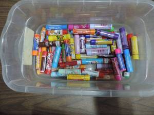 lot 505 image: Mixed lot of chapstick