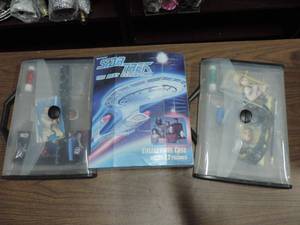 lot 506 image: Star Trek case and 2 Star wars school sets