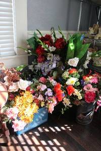 lot 23 image: Artificial flowers and vases