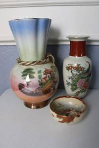 lot 38 image: Asian vases and bowl
