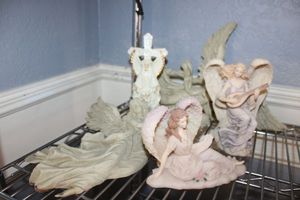 lot 9 image: SERAPHIM CLASSICS - plus more angel decor, see photos