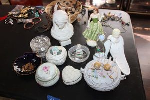 lot 61 image: Vintage trinket boxes, ring holder, LIMOGES blue shell dish, GOEBEL girl figurine, see photos