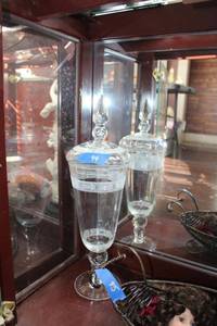 lot 94 image: Vintage Apothecary jar with lid