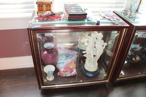 lot 80 image: Display case only - 32x16x31 PICKUP ON SECOND DAY