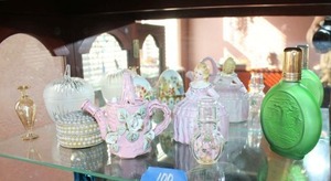 lot 100 image: Household dcor Trinket boxes, cologne bottle, Crystal glass apple