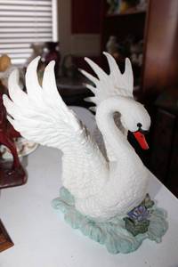 lot 132 image: Ceramic swan figurine