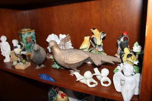 lot 139 image: Bird figurines, white cherub figurines, see photos