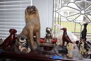 lot 147 image: Dog figurines, see photos