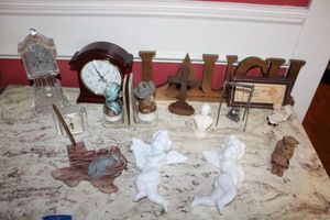 lot 160 image: Household dcor crystal and wood desk clocks, Texas shape pen holder, cherubs and more