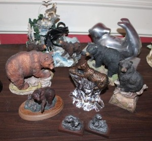 lot 164 image: Bear figurines