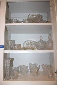 lot 177 image: Clear glass and crystal serving dishes