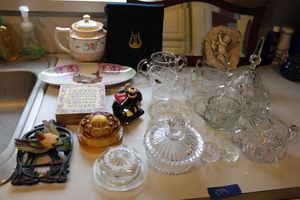 lot 179 image: Misc. lot Lead crystal, clear bowls, teapot, mirror, Music player discs and more