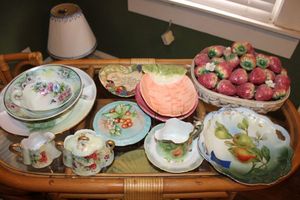 lot 189 image: Kitchen ceramic strawberry basket, fruit and vegetable plates and dishes