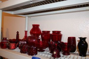 lot 224 image: Red glass lot