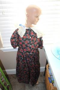 lot 238 image: Child size mannequin as shown
